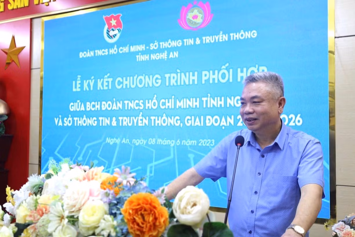 Ông Lê Bá Hùng – Uỷ viên BCH Đảng bộ tỉnh, Giám đốc Sở Thông tin và Truyền thông Nghệ An phát biểu
