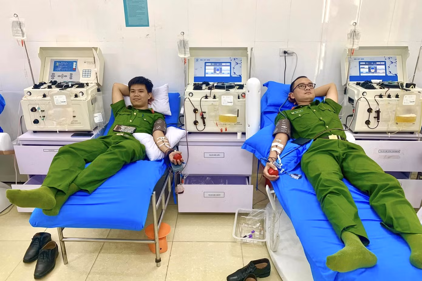 Cán bộ Công an TP Vinh, Nghệ An tham gia hiến máu