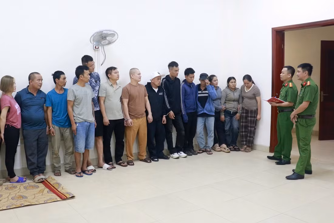 Các đối tượng tại cơ quan Công an Các đối tượng tại cơ quan Công an