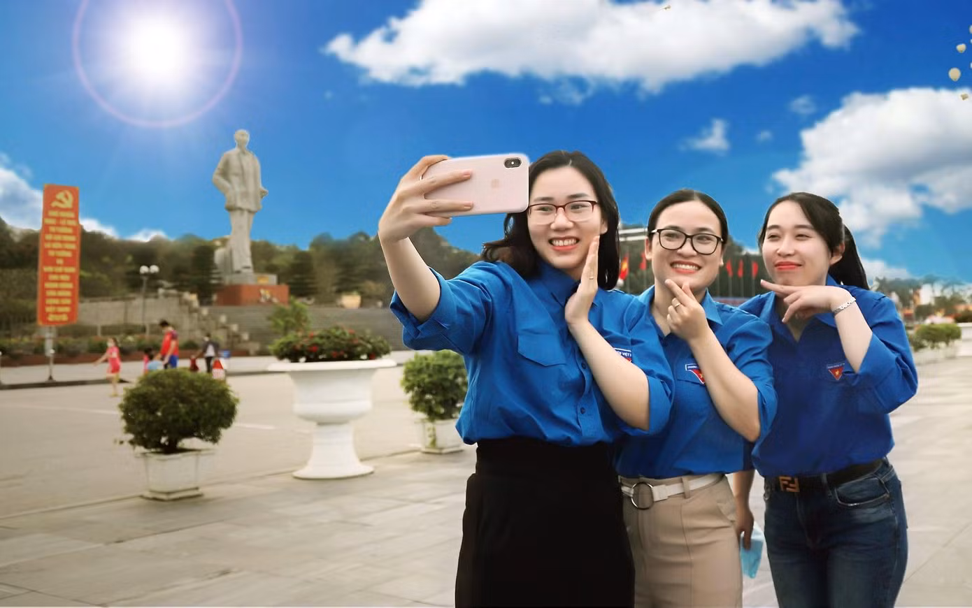 Cuộc thi được chia làm 2 giai đoạn. Giai đoạn 1 từ ngày 12 – 21/3. Giai đoạn 2 từ ngày 22-24/3. Các cơ sở Đoàn trực thuộc Đoàn Khối các cơ quan tỉnh Nghệ An triển khai, vận động 100% đoàn viên thực hiện các bộ ảnh cá nhân, tập thể trong trang phục áo xanh thanh niên Việt Nam.