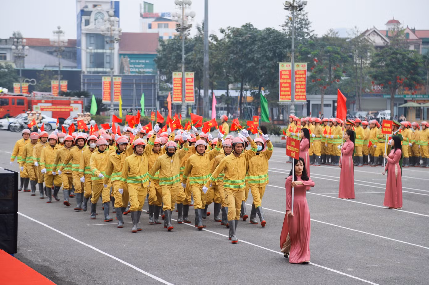 Hội thi thể thao nghiệp vụ chữa cháy và cứu nạn cứu hộ Vòng thi thứ 2 - Khu vực 3 là hoạt động thuộc khuôn khổ Chương trình Đại hội khỏe “Vì an ninh Tổ quốc” lần thứ IX năm 2025 của Bộ Công an; có sự tham gia của 13 đội thi đến từ Công an nhiều tỉnh thành. 13 đội tuyển sẽ tranh tài các nội dung thi lý thuyết và thực hành như: chỉ huy chữa cháy và cứu nạn cứu hộ; bơi cứu nạn cứu hộ; chạy 4x100m tiếp sức chữa cháy và cứu hộ.