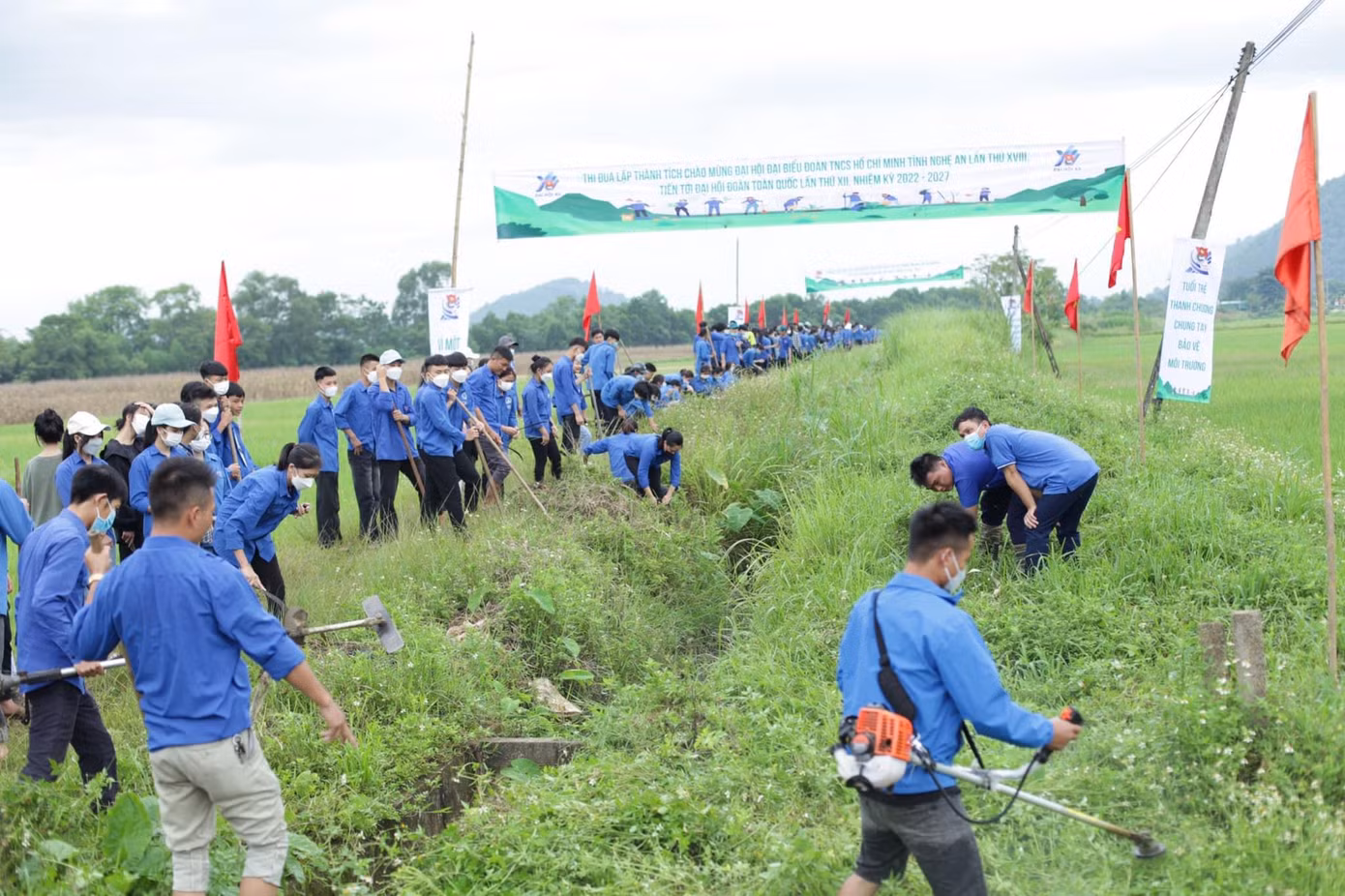 Đoàn viên thanh niên chung tay bảo vệ môi trường