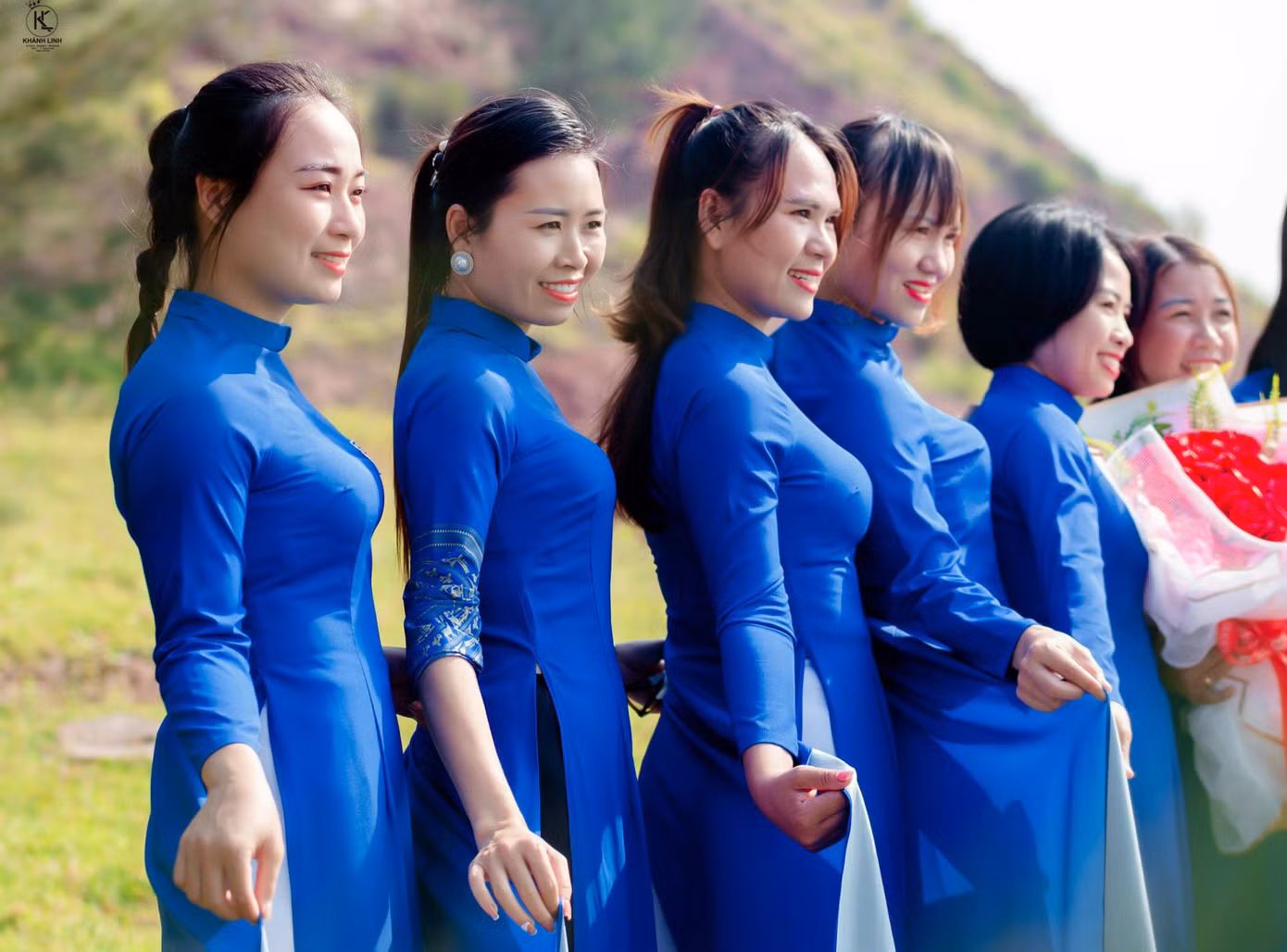 Thả dáng trong tà áo dài thướt tha