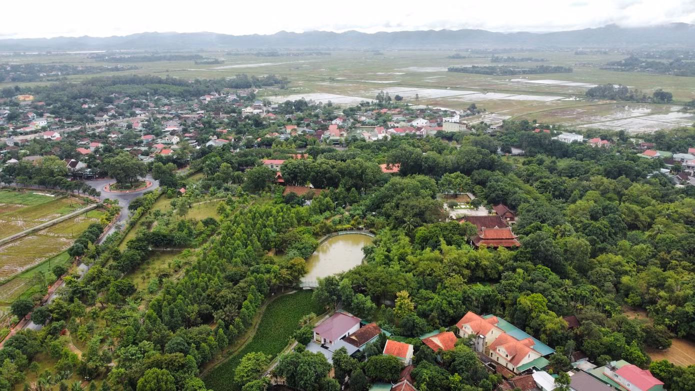 Huyện Nam Đàn, Nghệ An nổi tiếng với nghề làm tương. Riêng khối Phan Bội Châu, thị trấn Nam Đàn đã được công nhận có làng nghề tương truyền thống. Việc thành lập Hợp tác xã tương Sa Nam cũng góp phần làm cho nghề sản xuất tương ở Nam Đàn ngày càng phát triển.
