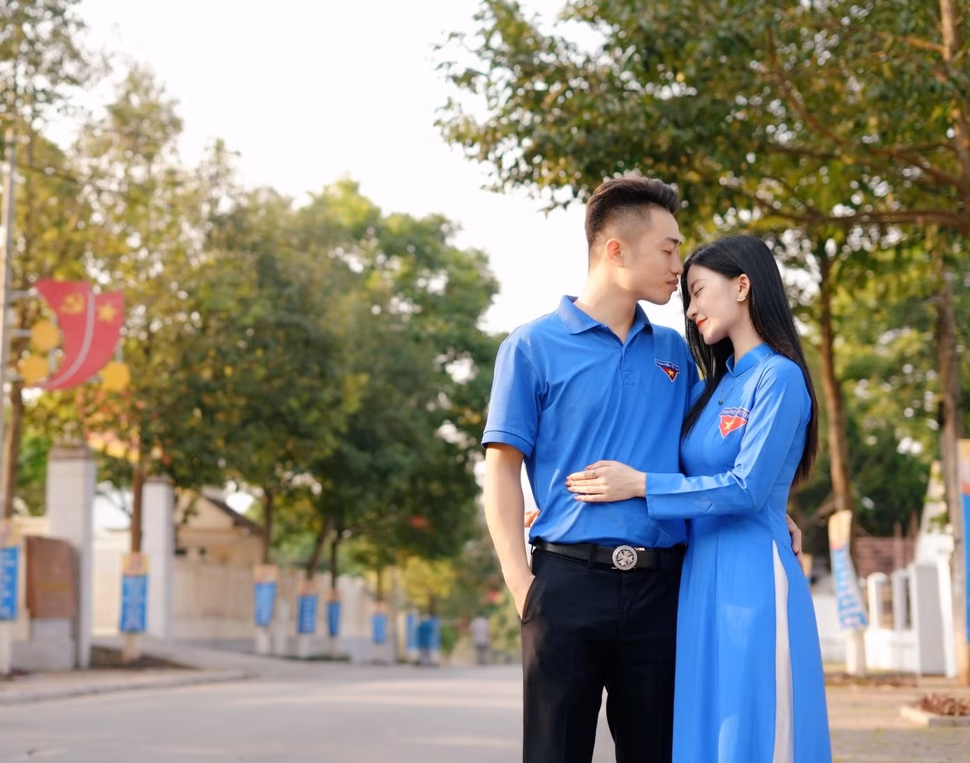 Cặp đôi Văn Minh, Tâm Đan lựa chọn áo Đoàn làm một trong những trang phục chụp ảnh cưới của mình.
