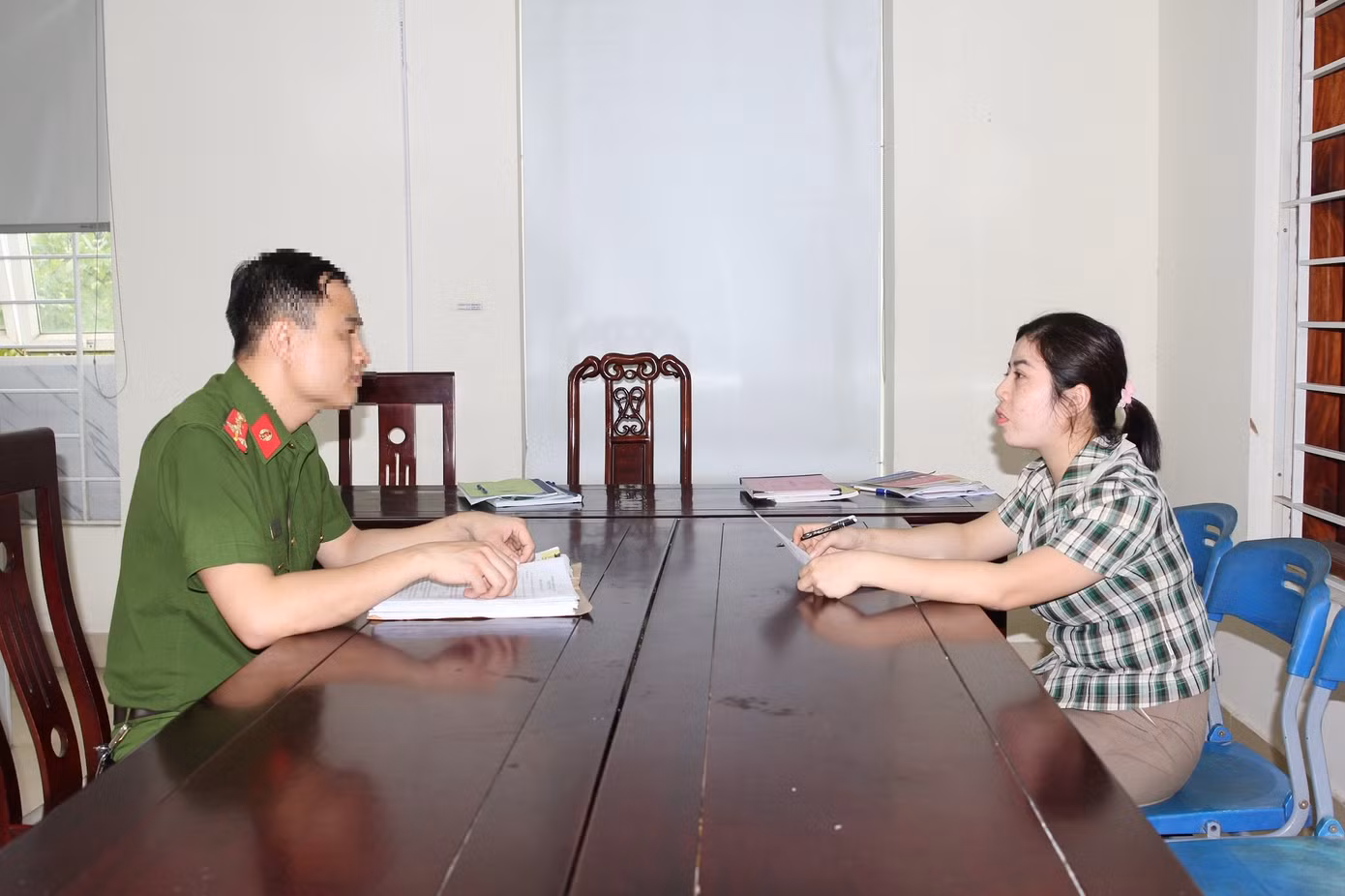 Võ Thị Tuyết tại cơ quan công an
