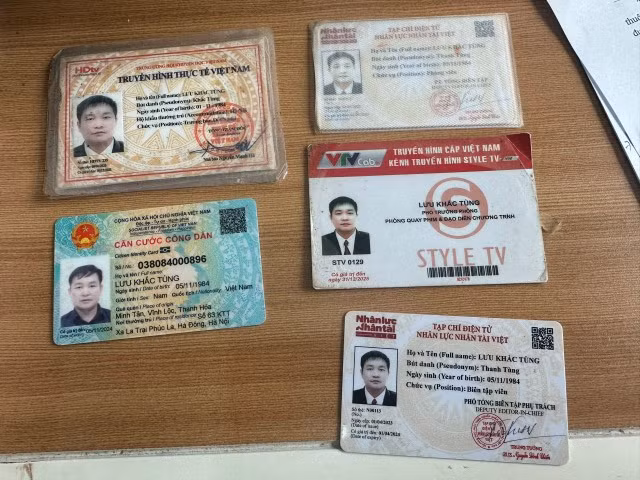 Một số giấy tờ Công an thu giữ khi khám xét nơi ở của đối tượng Tùng
