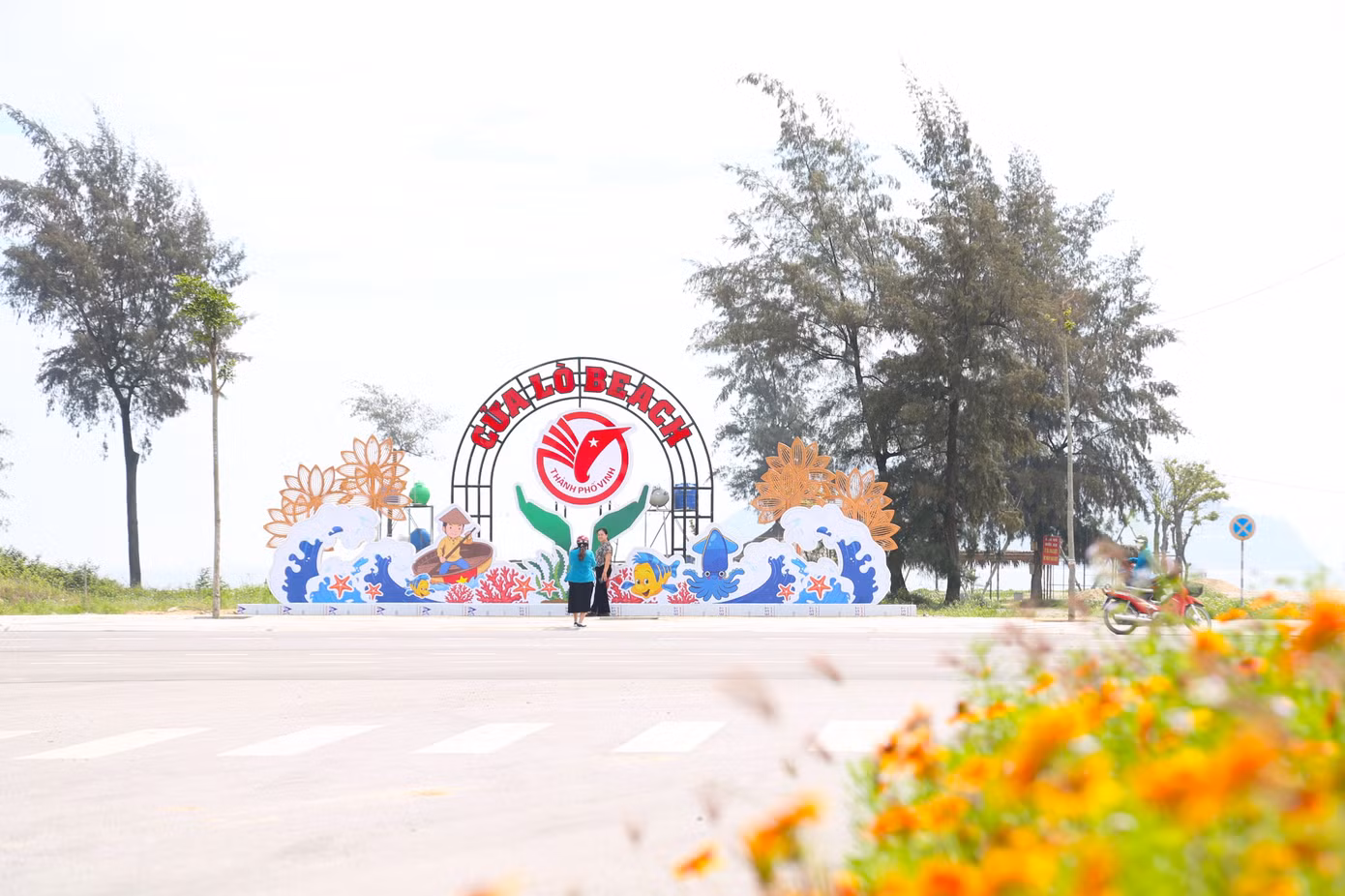 Những ngày này, phố biển Cửa Lò (thành phố Vinh, Nghệ An) rộn ràng chuẩn bị cho mùa du lịch 2025.