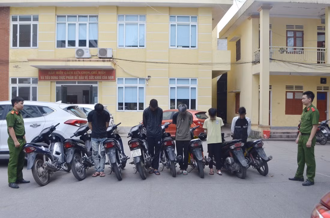 Các đối tượng cùng tang vật