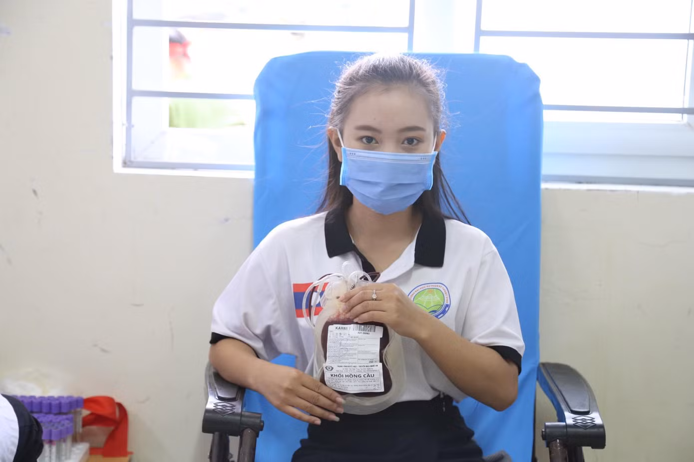 Pouna chia sẻ, đây là lần đầu tiên hiến máu.