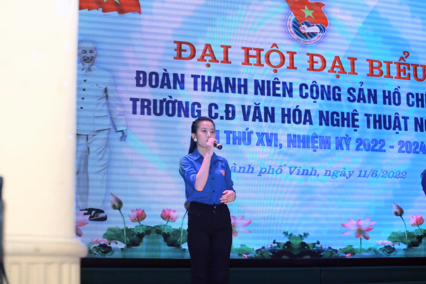 Quang Thị Thìn tham gia văn nghệ chào mừng Đại hội đại biểu Đoàn TNCS Hồ Chí Minh Trường Cao đẳng Văn hóa nghệ thuật Nghệ An lần thứ XVI
