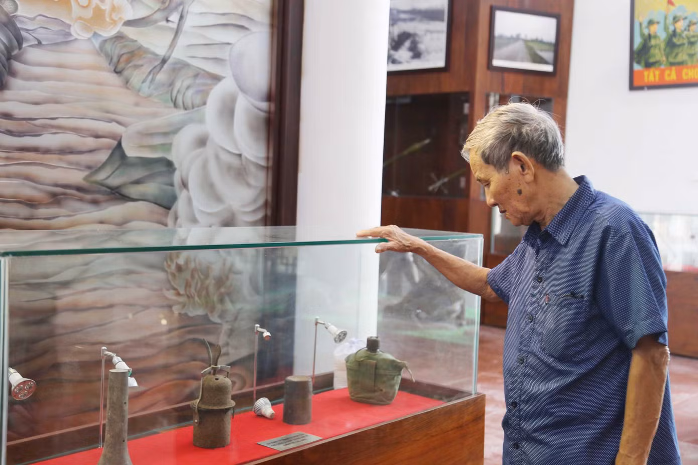 Ông Đậu Ngọc Châu (trú xã Nghi Kiều, huyện Nghi Lộc, Nghệ An) chia sẻ: "Mỗi dịp nghỉ lễ lớn của dân tộc, tôi cùng gia đình lại về Truông Bồn. Lần nào về cũng đều chung cảm xúc bồi hồi, xúc động. Mỗi hiện vật tại Bảo tàng khu di tích khẳng định tinh thần, ý chí chiến đấu của con người Việt Nam, là sự anh dũng, quả cảm".