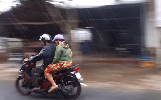 Bão số 16 - Tembin suy yếu thành áp thấp nhiệt đới ảnh 4