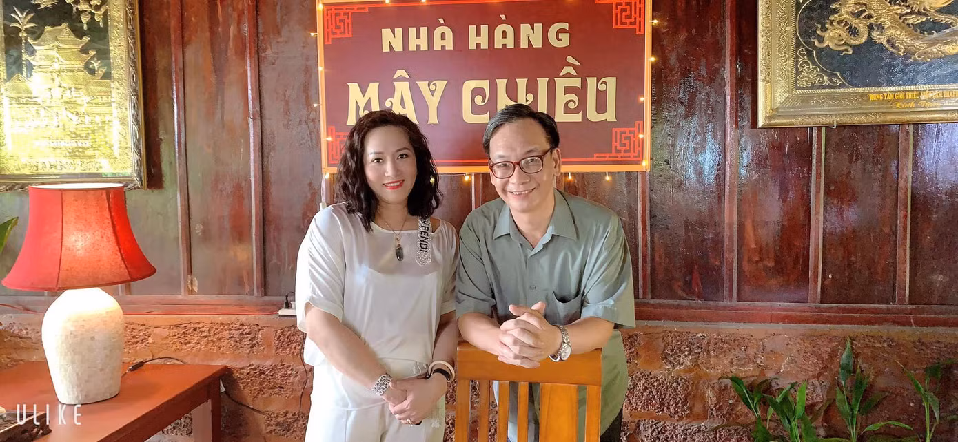 Chủ quán Mây chiều