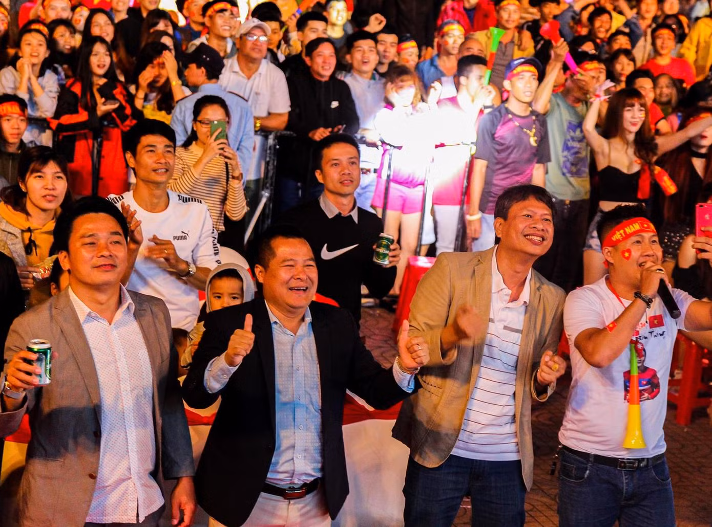 Bố Quế Ngọc Hải, mẹ Văn Đức dự đoán tỷ số trận chung kết AFF Cup ảnh 6