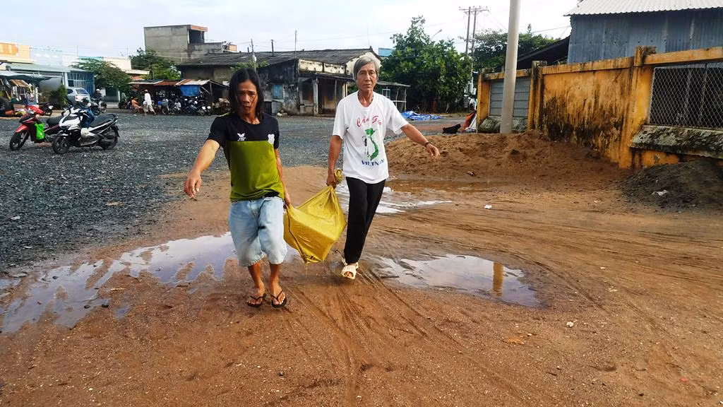 TPHCM cho phép tàu thuyền ra khơi sau bão Tembin ảnh 2