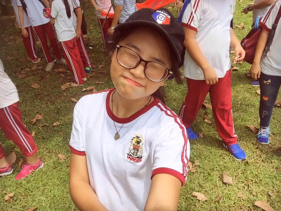 Phương Mỹ Chi diện áo dài duyên dáng như thiếu nữ ảnh 8