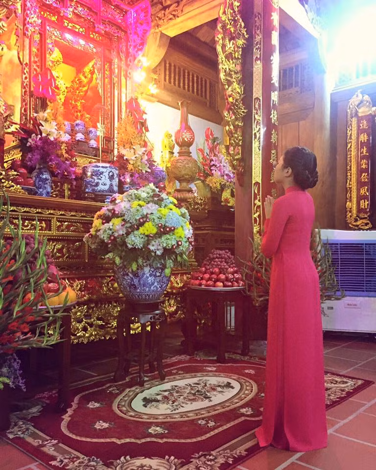 Phương Mỹ Chi diện áo dài duyên dáng như thiếu nữ ảnh 3
