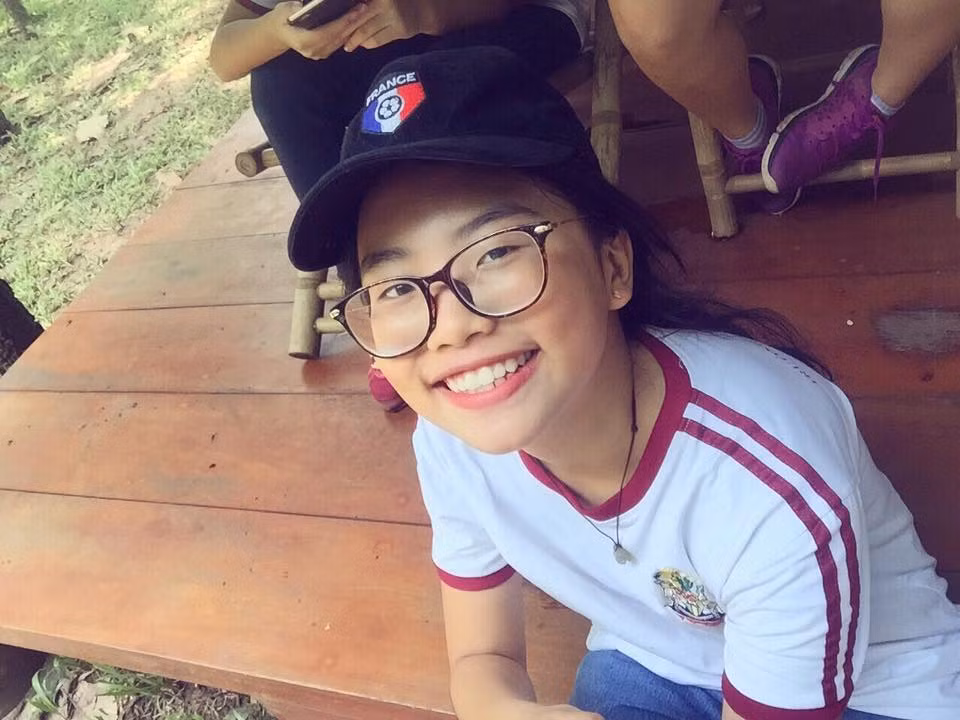 Phương Mỹ Chi diện áo dài duyên dáng như thiếu nữ ảnh 7
