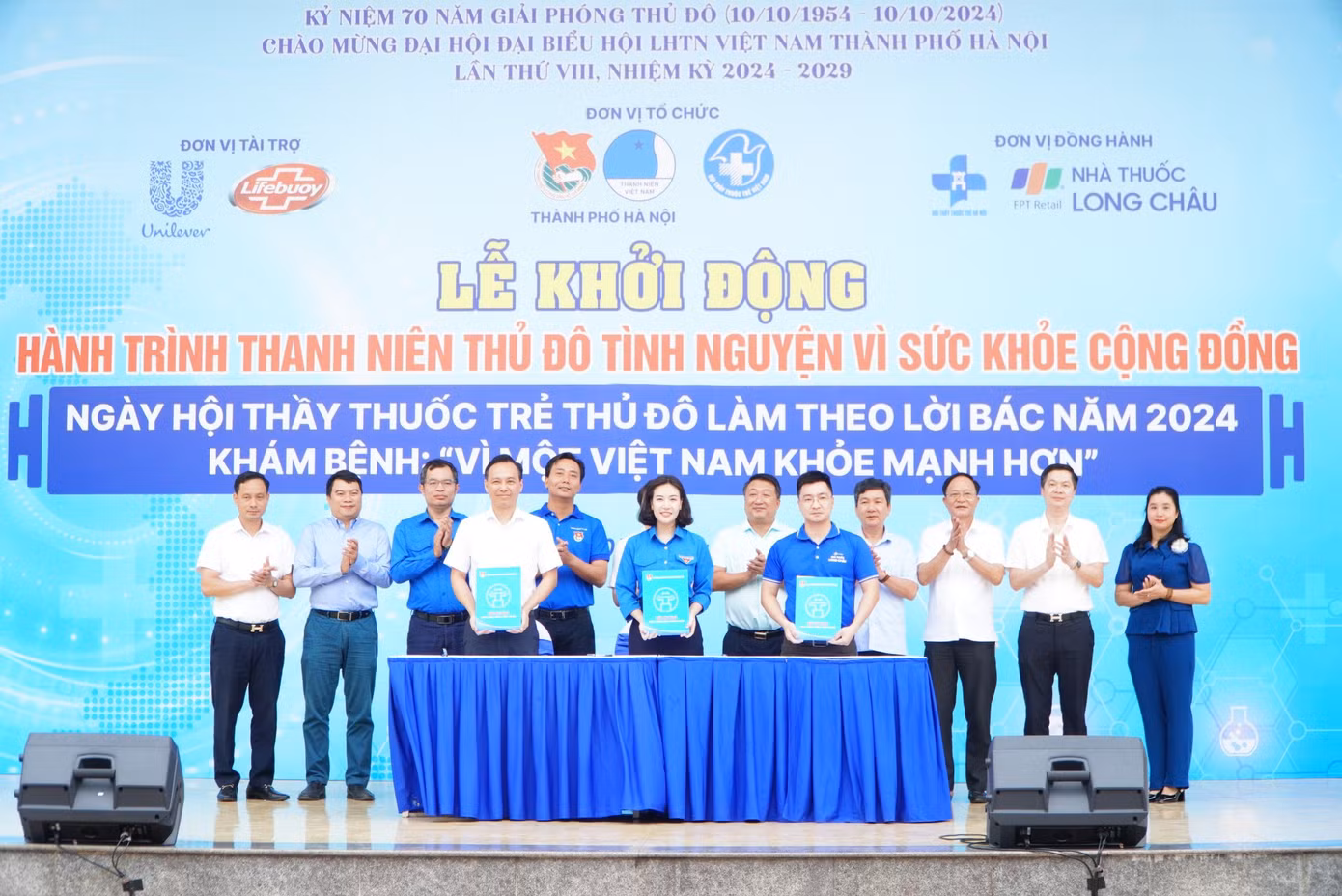 Hội LHTN TP Hà Nội và Hội Thầy Thuốc trẻ Hà Nội ký kết phối hợp với Nhà thuốc Long Châu
