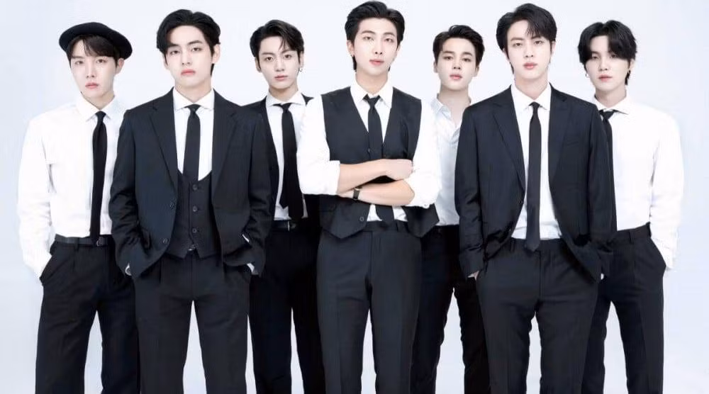 BTS lép vế hơn các năm trước do ít hoạt động âm nhạc trong năm qua. Ảnh: HYBE.
