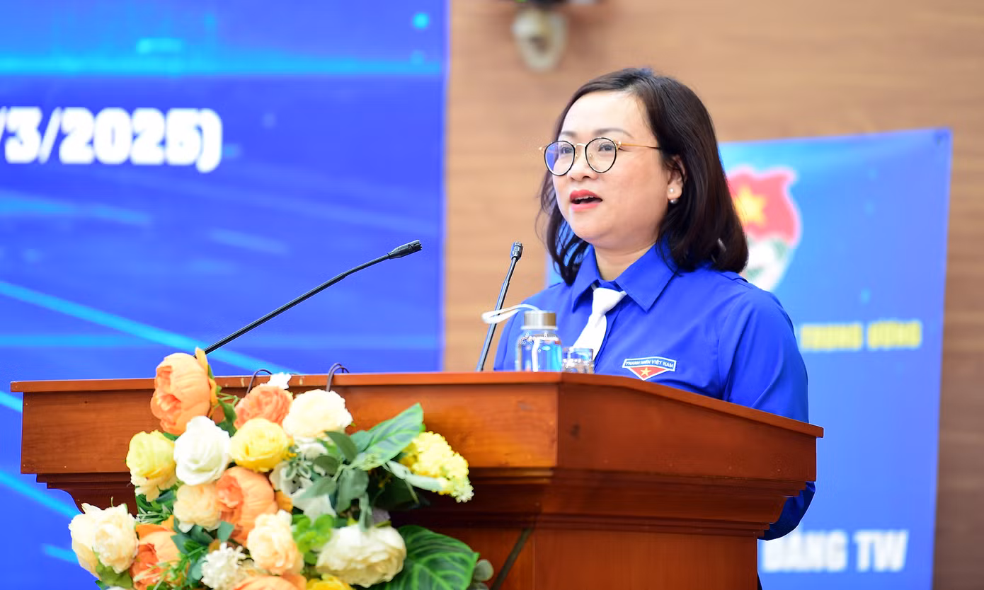 Chị Trần Thị Ngọc Quỳnh phát biểu tại chương trình. Ảnh: Xuân Tùng
