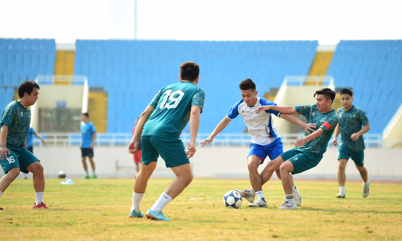 Với tinh thần quyết tâm, đoàn kết và cao thượng thể thao, các vận động viên đã thi đấu cống hiến, mang đến những trận đấu hay, những pha bóng đẹp, tranh đua kịch tính.