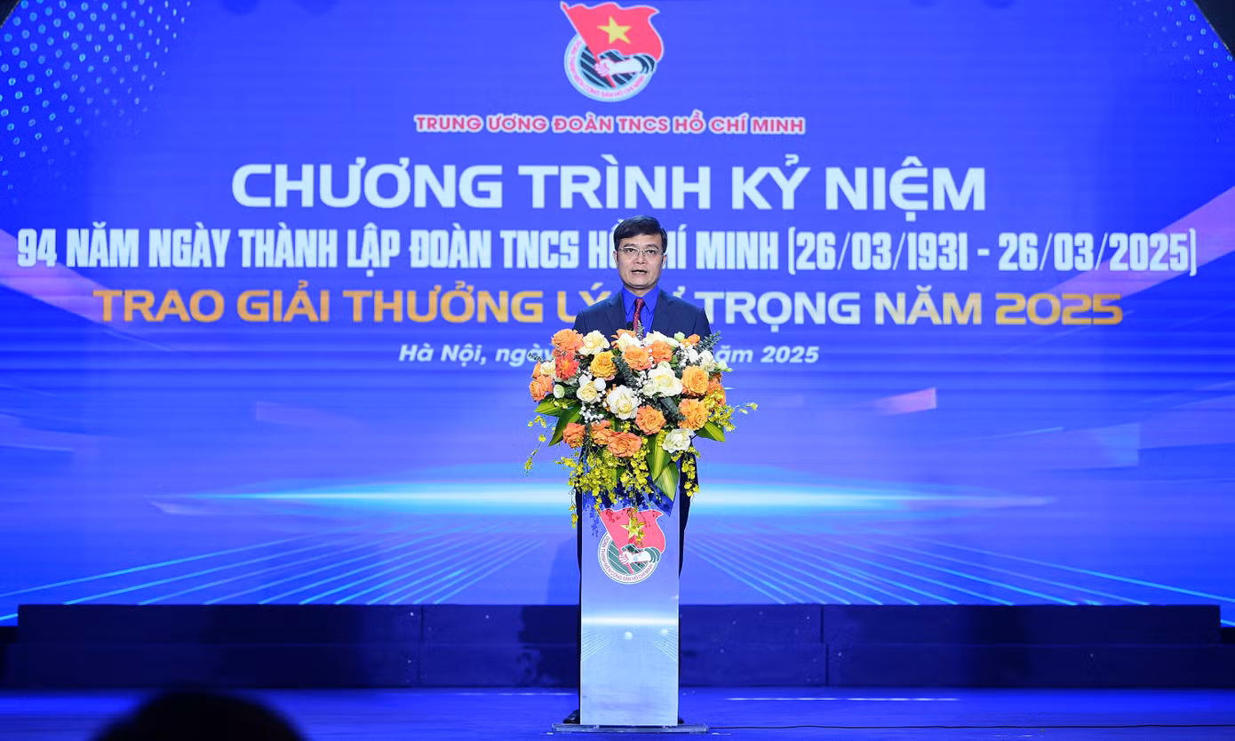 Anh Bùi Quang Huy - Ủy viên dự khuyết T.Ư Đảng, Bí thư thứ nhất T.Ư Đoàn phát biểu tại chương trình.