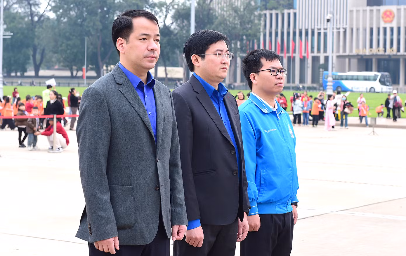 Anh Ngô Văn Cương – Bí thư T.Ư Đoàn, Chủ nhiệm Ủy ban Kiểm tra T.Ư Đoàn; anh Bùi Minh Tuấn – Ủy viên Ban Thường vụ, Trưởng Ban Tổ chức – Kiểm tra T.Ư Đoàn; anh Lê Thanh Tú – Ủy viên Ban Thường vụ, Phó Trưởng Ban Tổ chức - Kiểm tra T.Ư Đoàn tham dự chương trình. Ảnh: Xuân Tùng