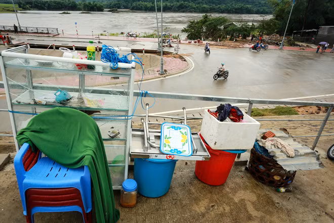 Tan hoang vùng rốn lũ Phú Yên ảnh 6