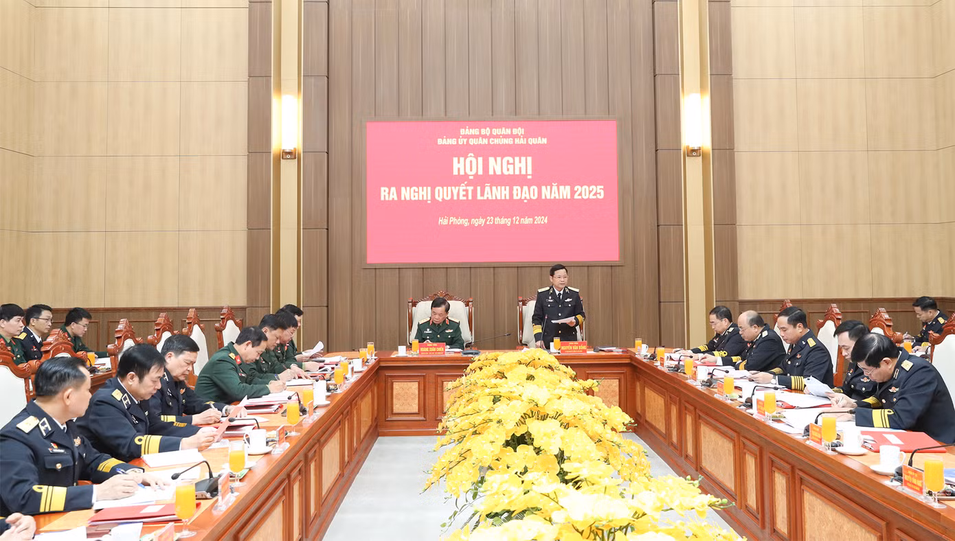 Năm 2024, Quân chủng Hải quân dẫn đầu khối thi đua số 3 Bộ Quốc phòng, Đảng bộ Quân chủng được đề nghị hoàn thành xuất sắc nhiệm vụ.