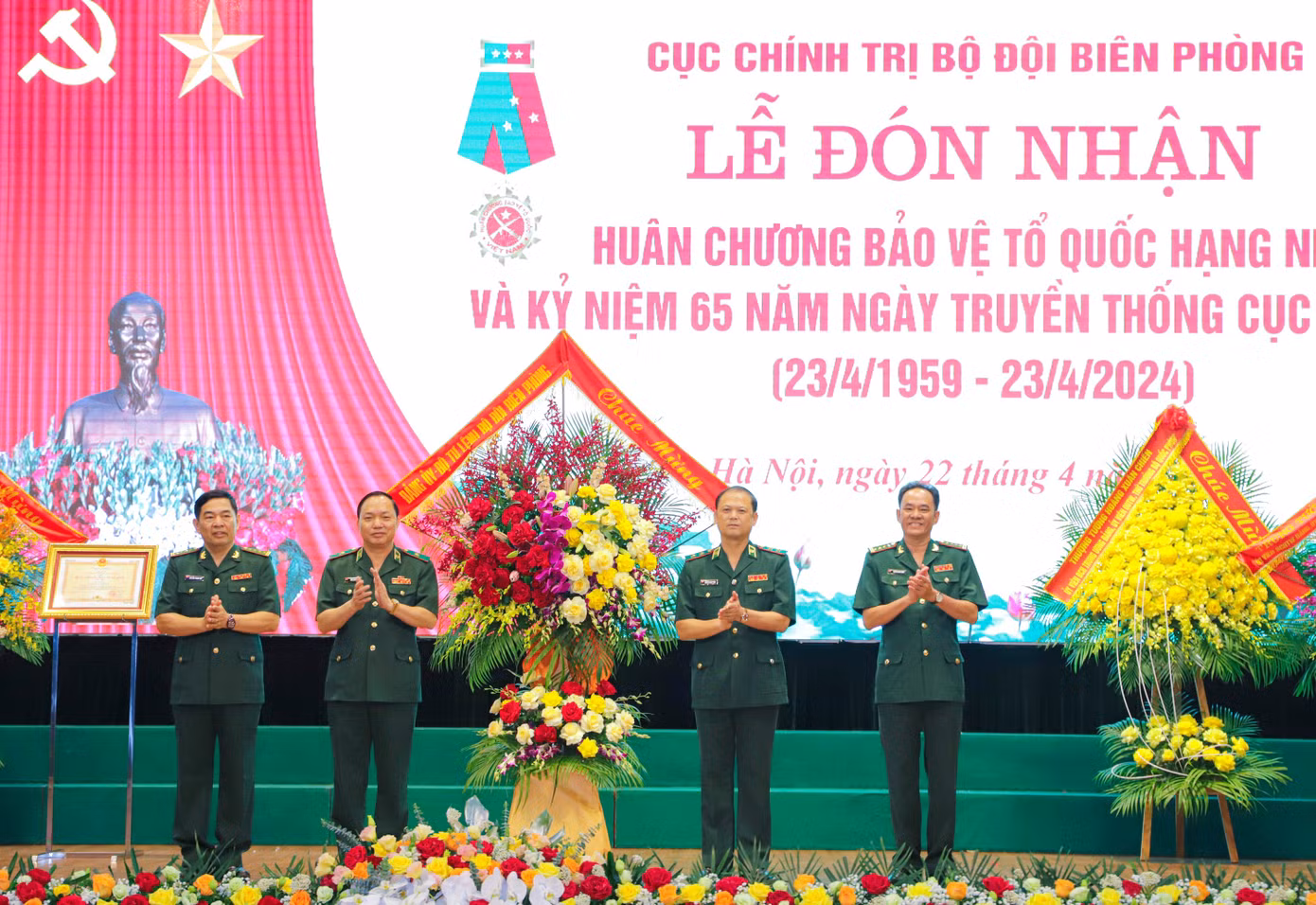 Đảng ủy, Bộ Tư lệnh BĐBP chúc mừng sự kiện đánh dấu 65 năm xây dựng, phát triển của Cục Chính trị BĐBP.