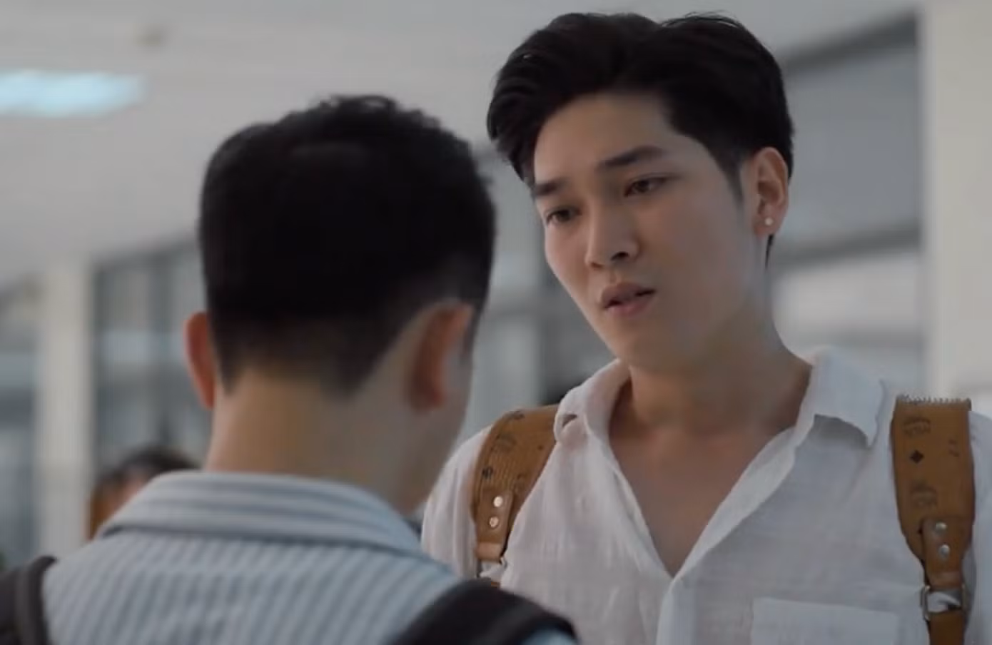Chuyện vay nợ vỡ lở ảnh hưởng lớn đến chuyện học hành của Thạch (Việt Hoàng). Ảnh: CMH.