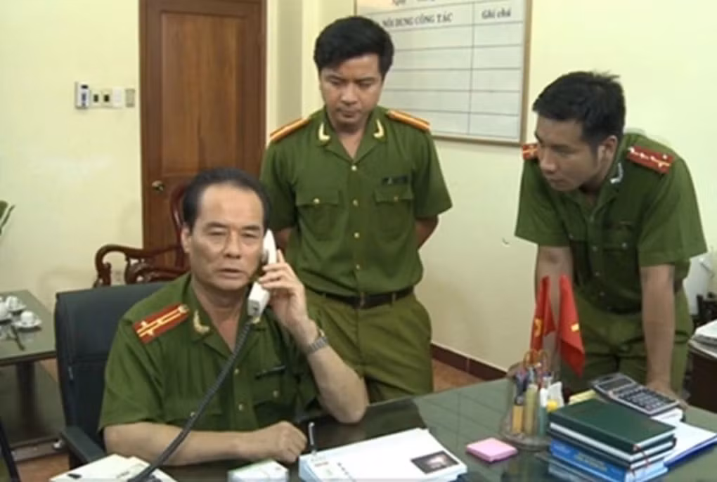 NSND Khương Đức Thuận nổi tiếng với những vai chính diện, công an trên sân khấu, màn ảnh. NSND Khương Đức Thuận nổi tiếng với những vai chính diện, công an trên sân khấu, màn ảnh.