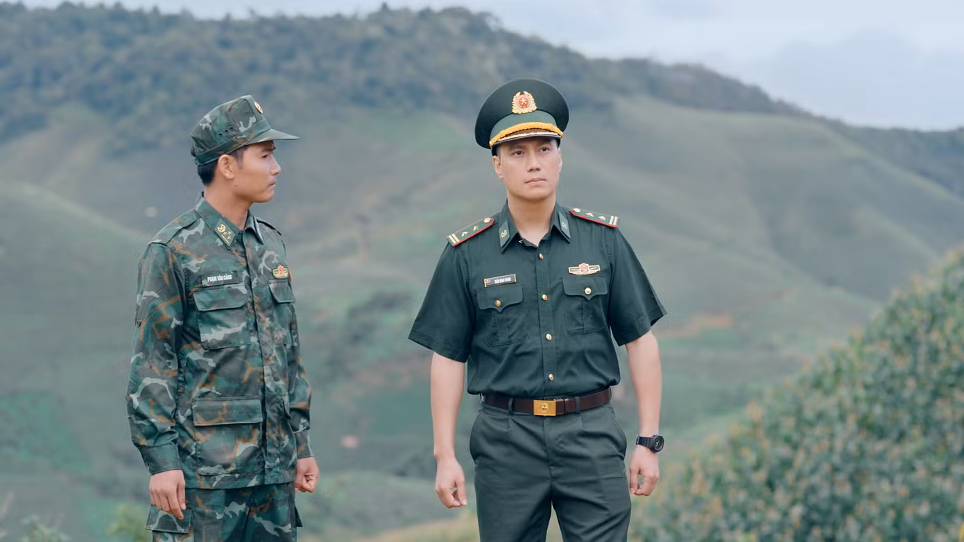 Hai bộ phim Cuộc đời vẫn đẹp sao và Cuộc chiến không giới tuyến do NSƯT Nguyễn Danh Dũng đạo diễn trong năm 2023 đều lọt vào danh sách đề cử hạng mục Phim truyền hình ấn tượng.