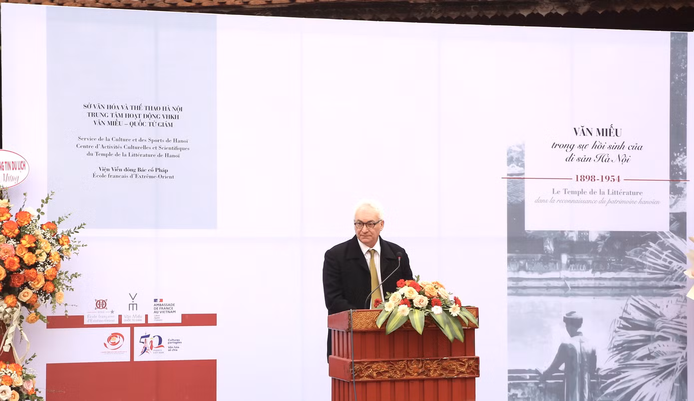 Ngày 14/2, Trung tâm Hoạt động Văn hóa Khoa học Văn Miếu - Quốc Tử Giám phối hợp với Viện Viễn Đông Bác cổ Pháp (EFEO) tổ chức khai mạc triển lãm Văn Miếu trong sự hồi sinh di sản của Hà Nội giai đoạn 1898-1954 tại Di tích Quốc gia đặc biệt Văn Miếu - Quốc Tử Giám.