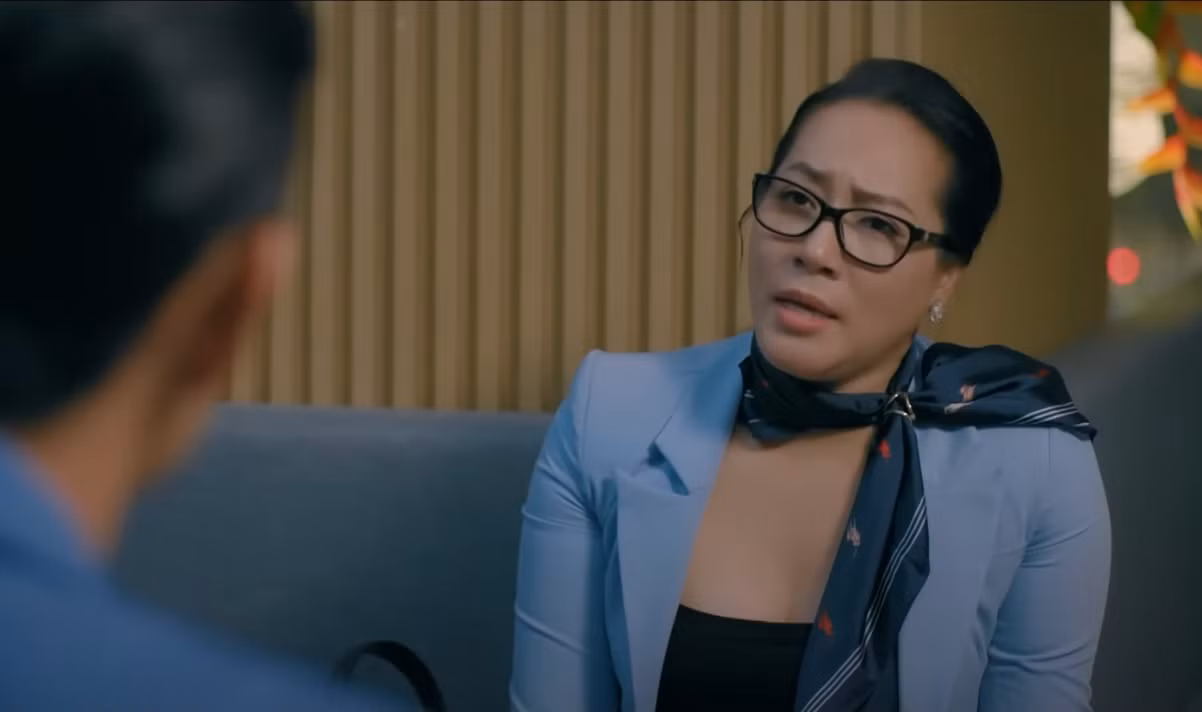 Dung (Thu Huyền) khuyên Quân (Quốc Huy) nên lựa chọn điều đúng đắn nhất. Ảnh: CMH.