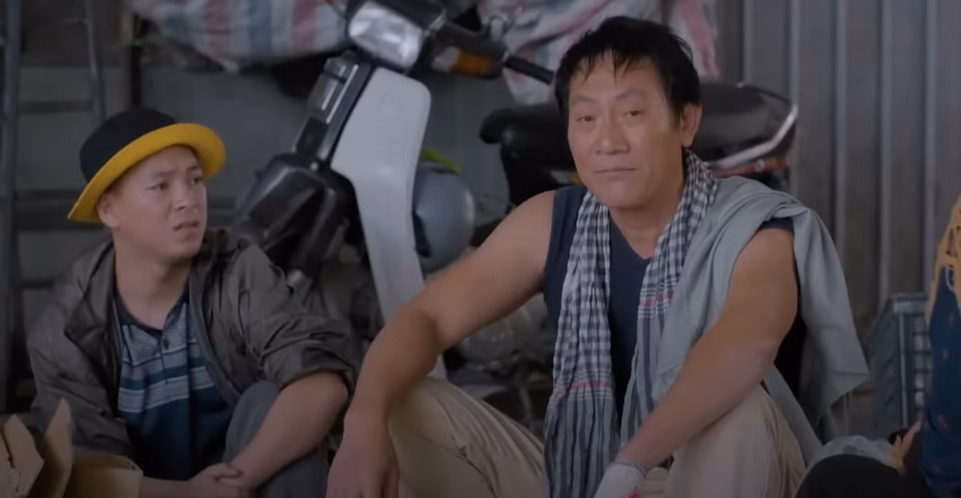 Phân cảnh "gây bão" khi Lưu phân công nhiệm vụ cho mọi người trong xóm trọ tìm bằng chứng chứng minh Luyến. Ảnh: CMH.
