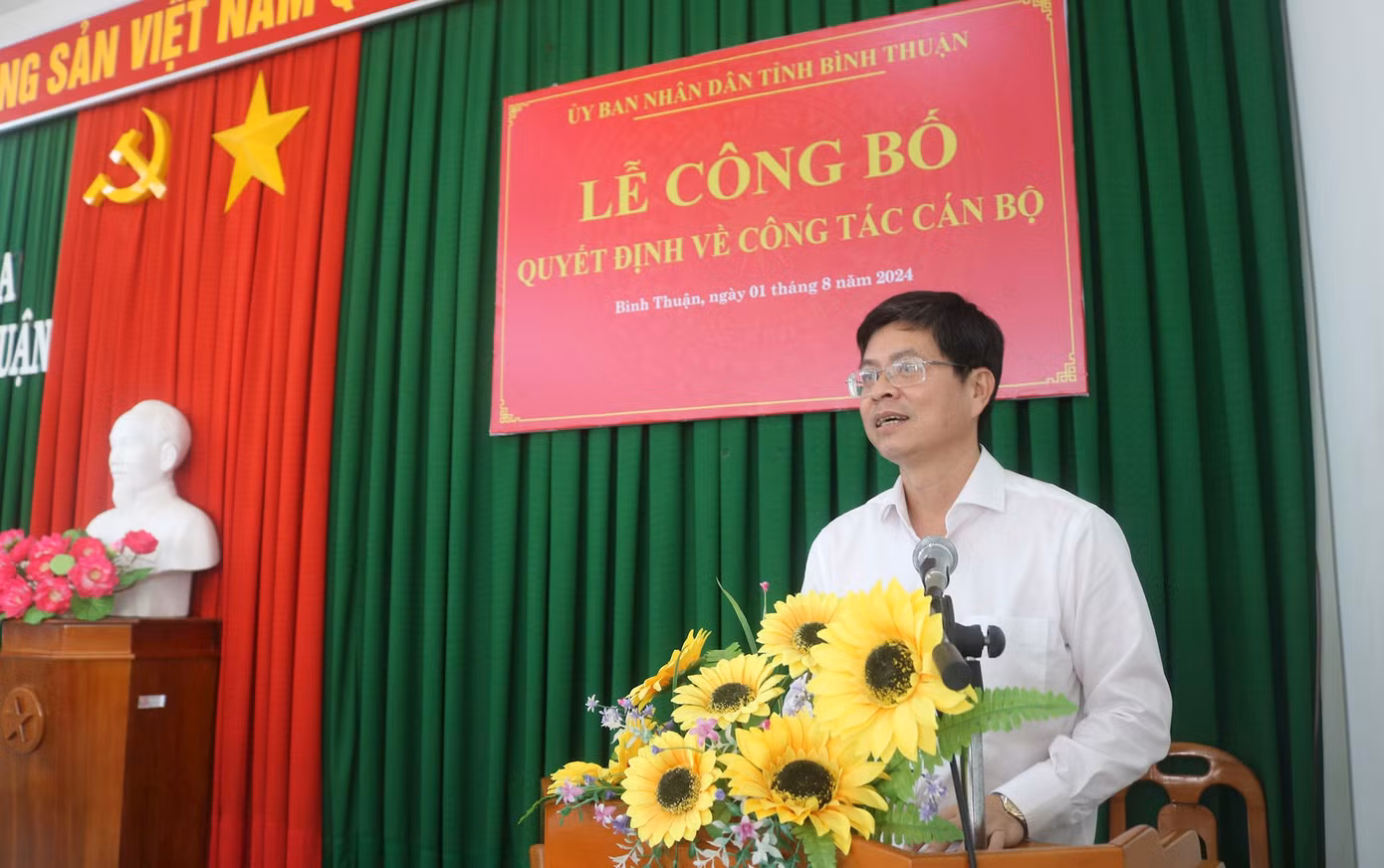Ông Nguyễn Hồng Hải, Ủy viên Ban Thường vụ Tỉnh ủy, Phó Chủ tịch UBND tỉnh phát biểu tại buổi lễ.