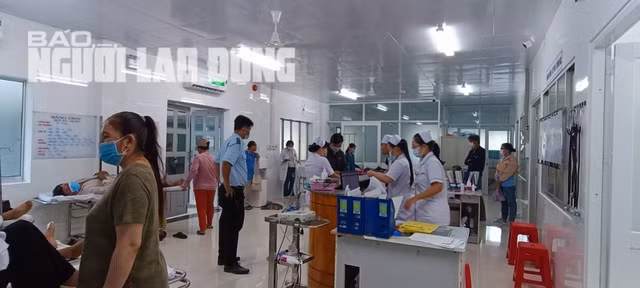 Y - bác sĩ Bệnh viện Đa khoa Long An tích cực cứu chữa các bệnh nhân bị thương