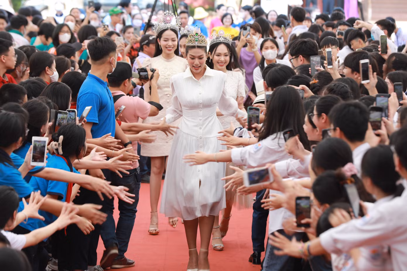 Hoa hậu Đoàn Thiên Ân và Top 3 HHVN 2022 Hoa hậu Đoàn Thiên Ân và Top 3 HHVN 2022