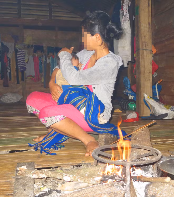 Sơn nữ liều mình 'ăn trái cấm' ảnh 2
