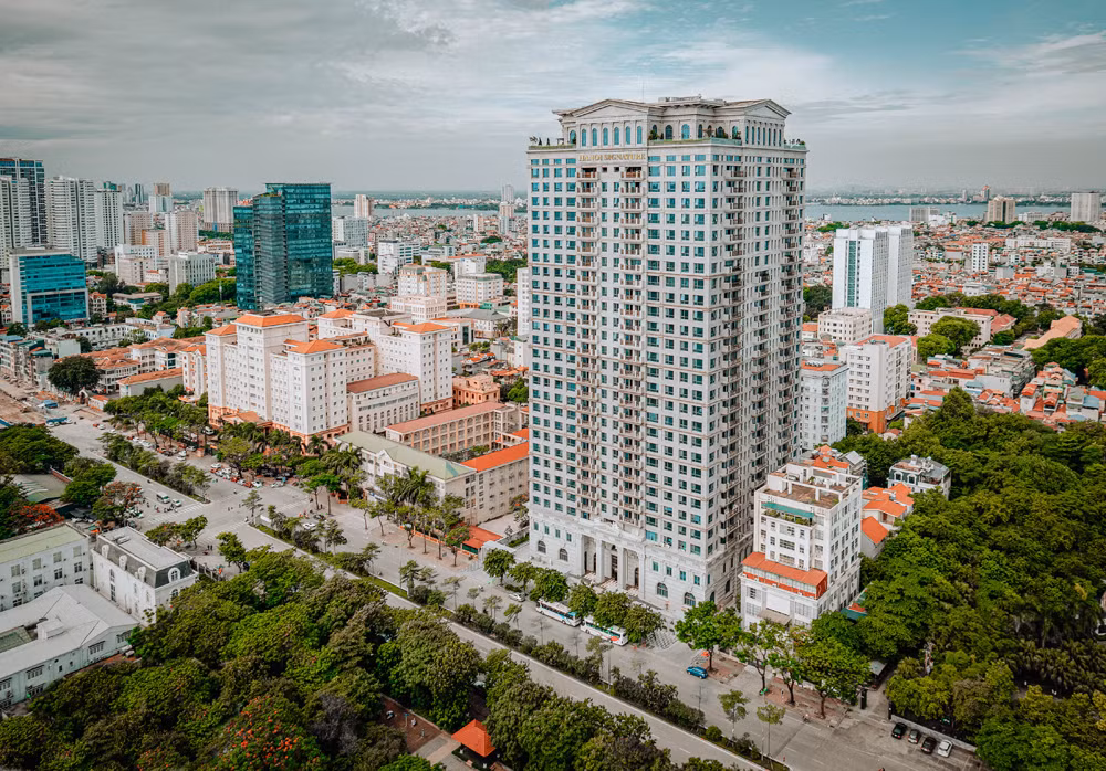 Hanoi Signature tọa lạc tại giao điểm phồn thịnh, sầm suất bậc nhất phía Tây với lợi thế hạ tầng, tiện ích hiếm có