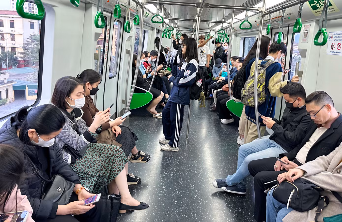 Tàu chở khách Cát Linh - Hà Đông hiện do đội ngũ lái tàu tại Cty Hanoi Metro vận hành