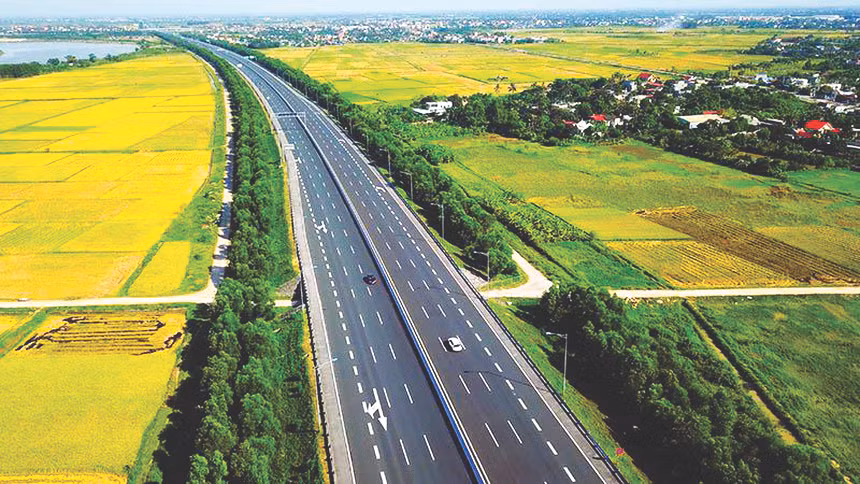 Bộ GTVT đặt mục tiêu hoàn thành 3.000 km cao tốc trong dịp kỷ niệm 50 năm Giải phóng miền Nam, thống nhất đất nước