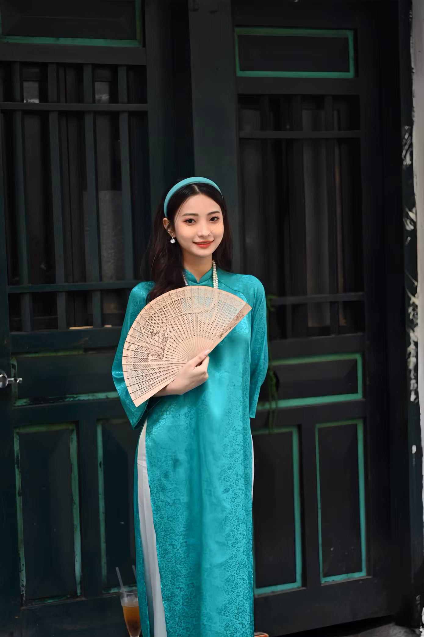 Thu Phương tự tay làm đồ Tết để tiết kiệm chi phí sắm Tết. (Ảnh: NVCC)