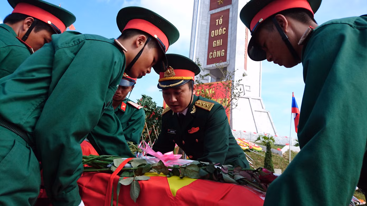 Đưa 104 liệt sĩ về với đất mẹ ảnh 7