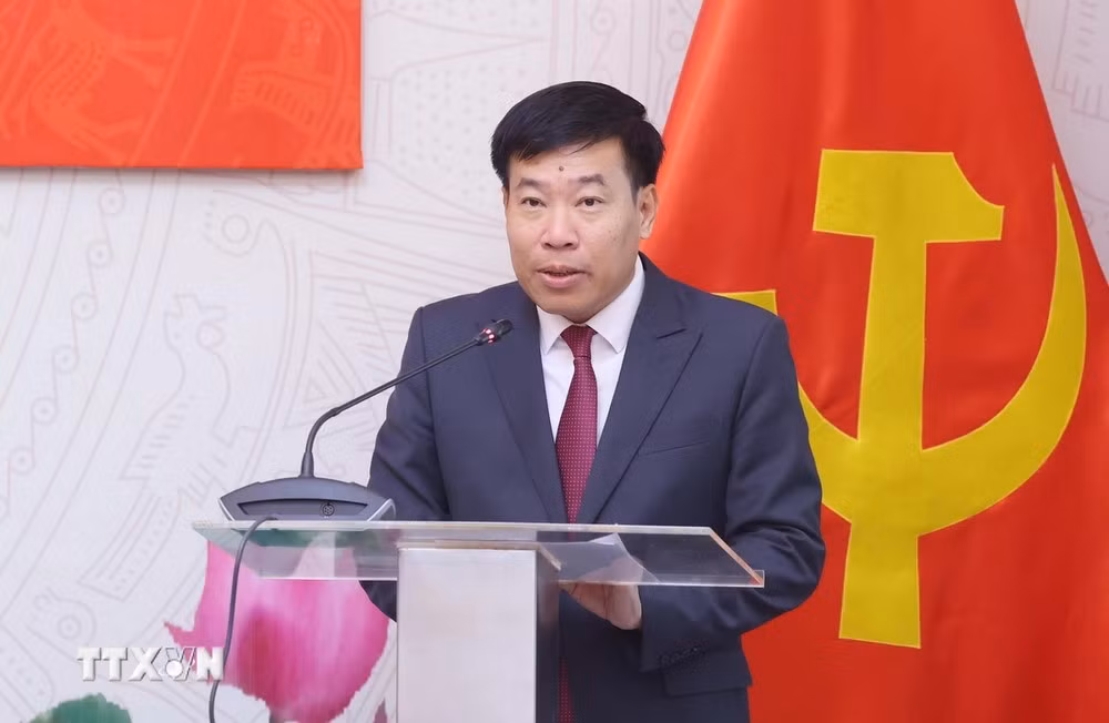 Phó trưởng Ban Đối ngoại Trung ương Nguyễn Mạnh Cường phát biểu nhận nhiệm vụ. Ảnh: TTXVN.