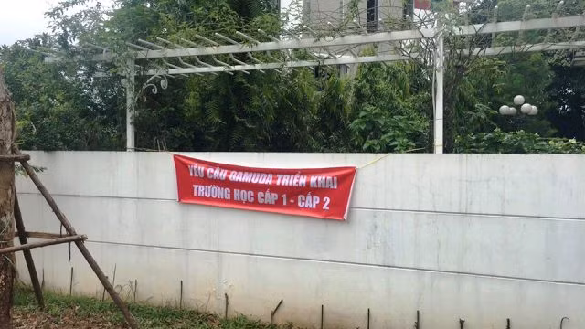 Cư dân căng băng rôn phản đối Gamuda Gardens lật kèo ảnh 5