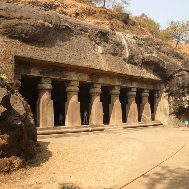 Quần thể hang động Elephanta ở Mumbai được UNESCO công nhận là di sản thế giới năm 1987. Ảnh: UNESCO.